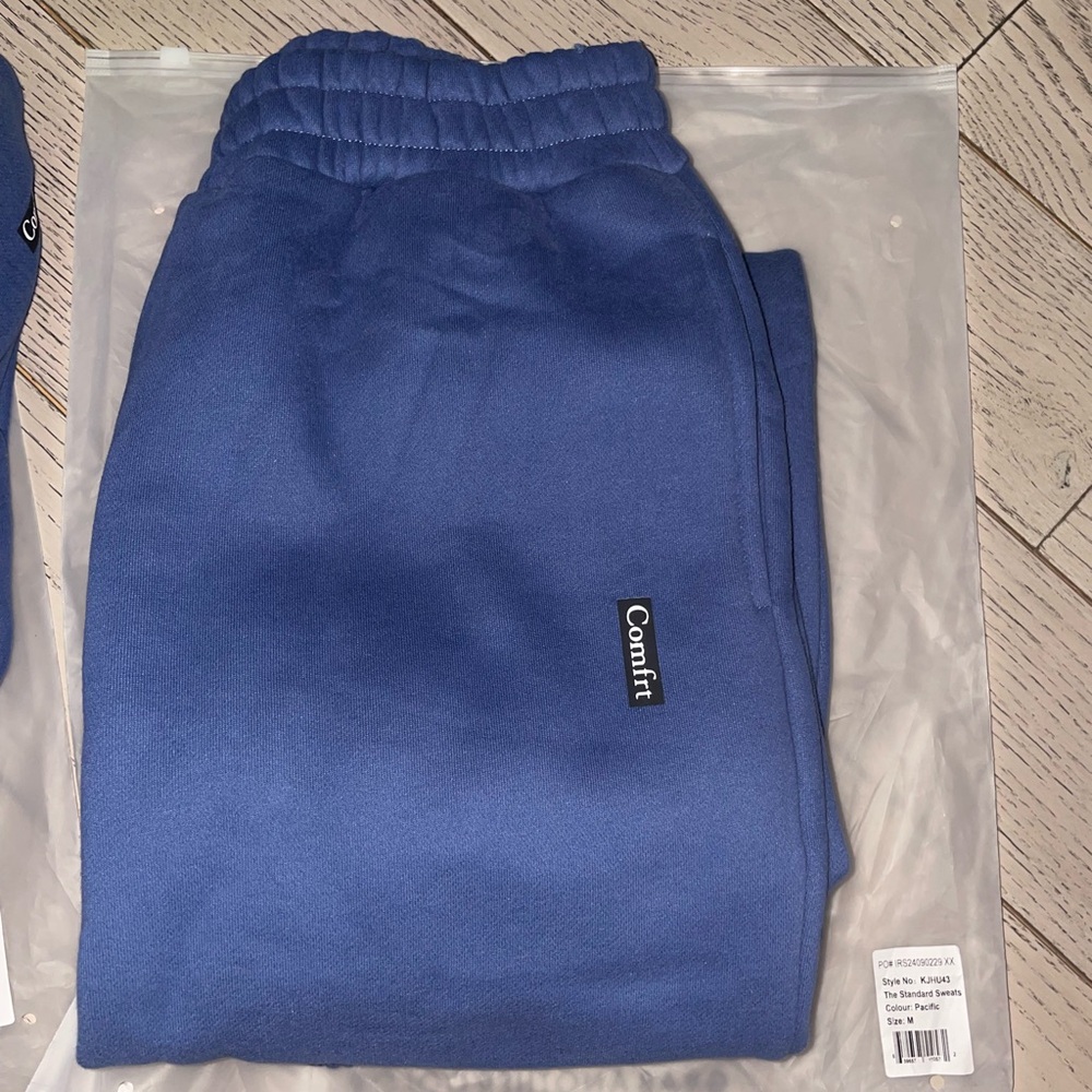 Comfrt Standard set Medium ..NWT